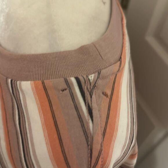 BDG Top NWOTWith Defects Pictured Large - Picture 2 of 5